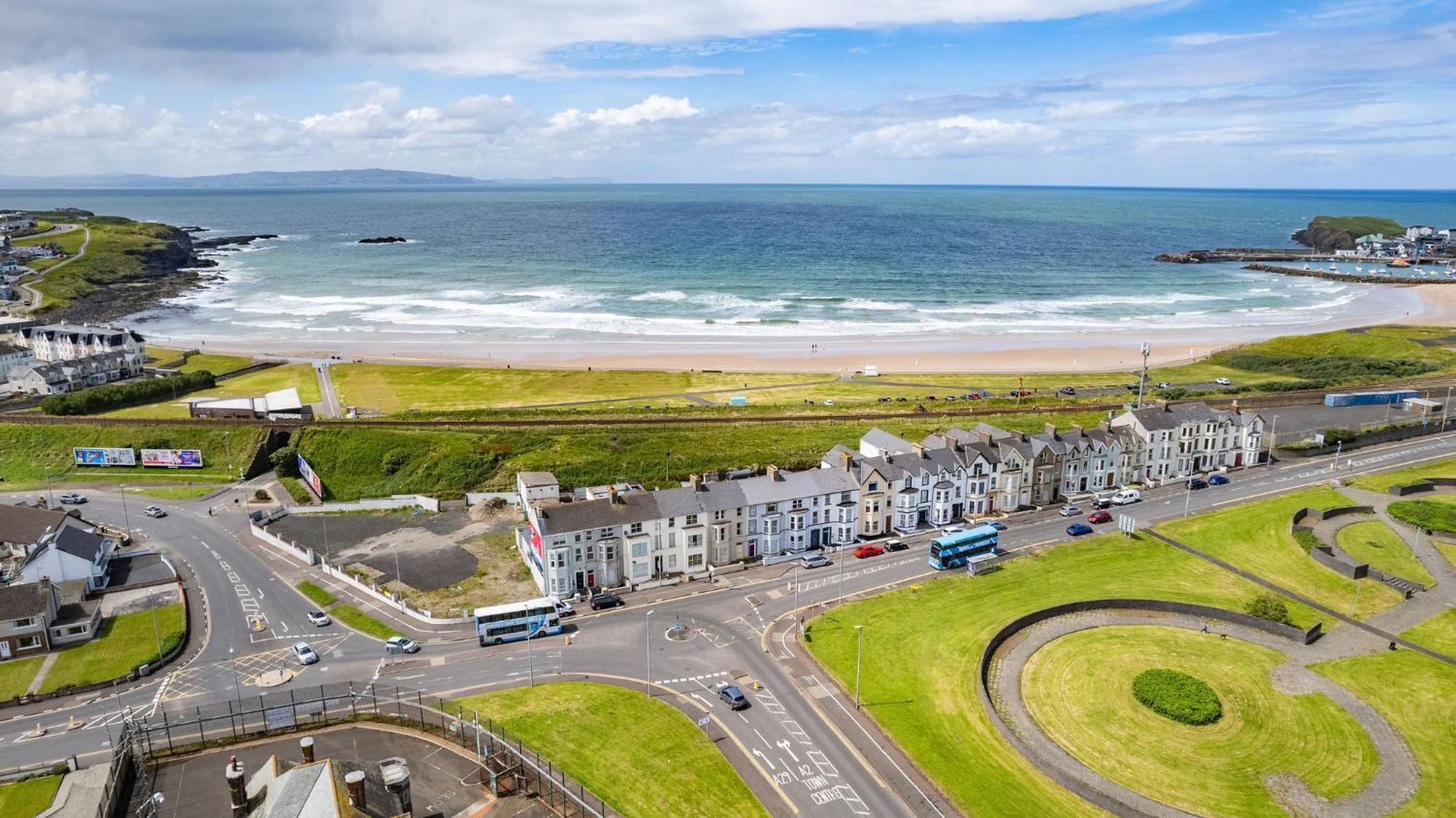 2 Dunluce Green - Portrush By The Sea ภายนอก รูปภาพ